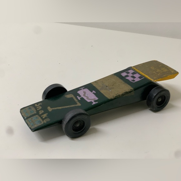 1983 Vintage Hand Crafted Homemade Pinewood Derby Race Car - Picture 4 of 12